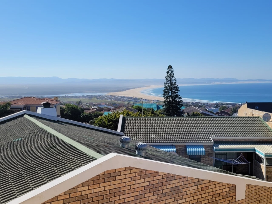 3 Bedroom Property for Sale in Wavecrest Eastern Cape
